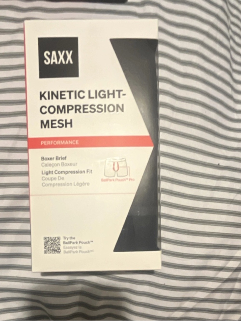 Saxx Kinetic Light-Compression Mesh Boxer Briefs - White & Gray